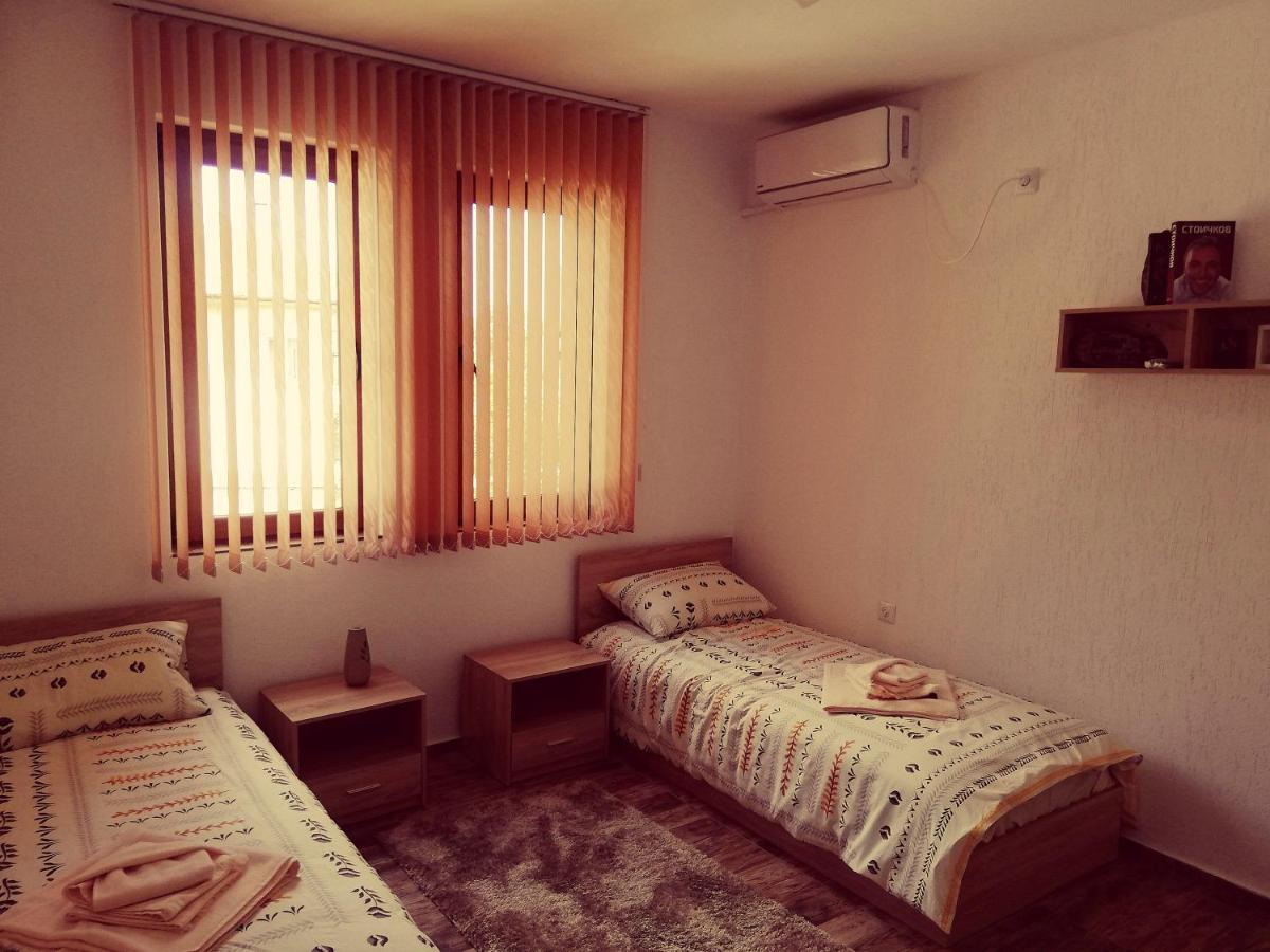 Petrov Apartment Trjawna Exterior foto