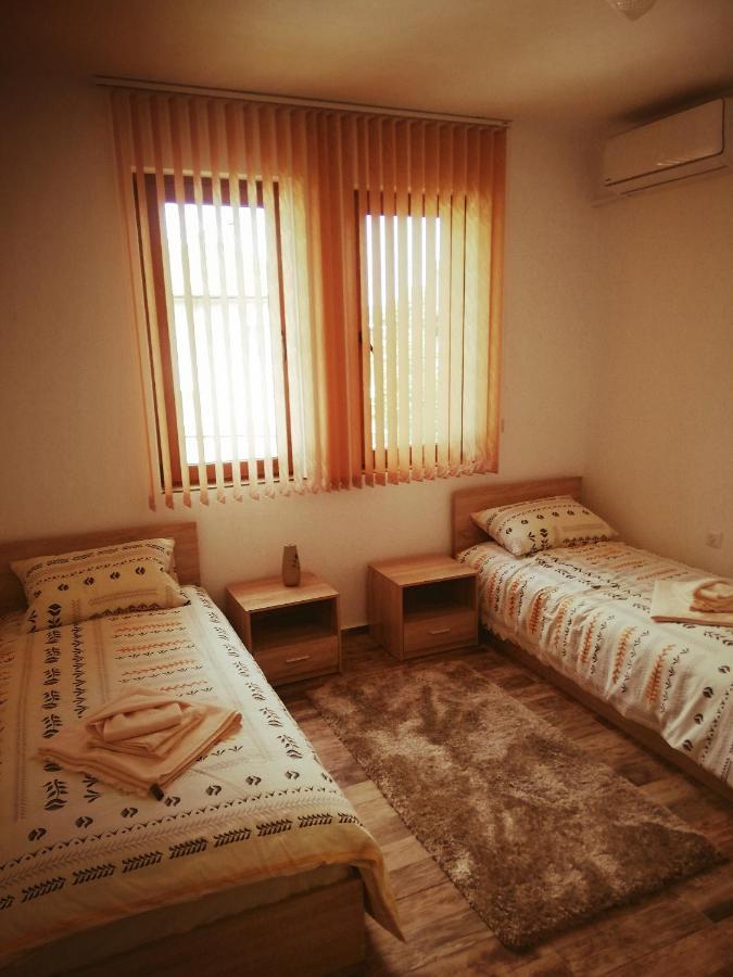 Petrov Apartment Trjawna Exterior foto